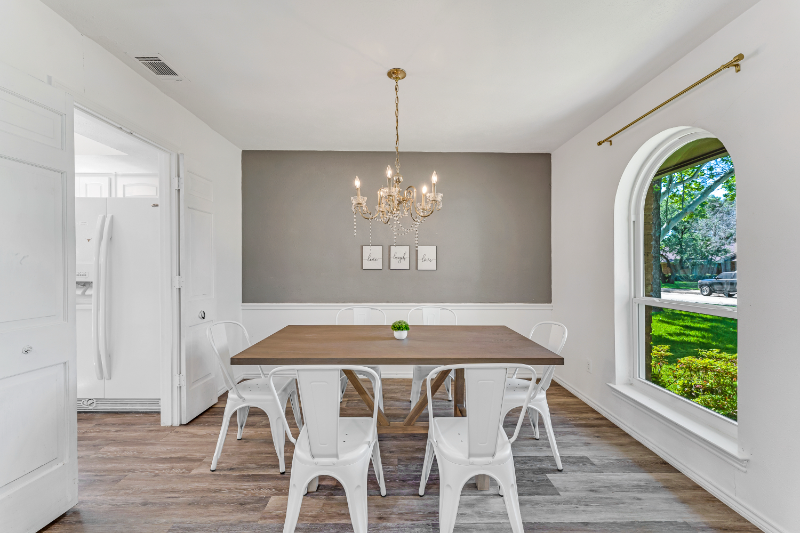 1614 Woodcrest Ln - Photo 4 of 20