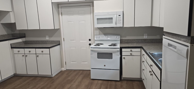 105 S 3rd St - Photo 4 of 18