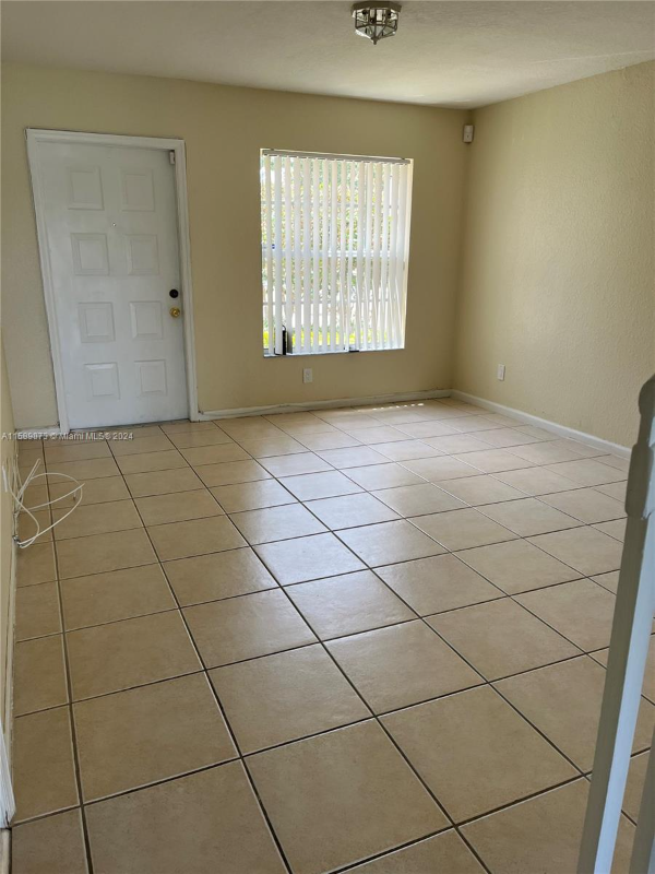 2083 Sw 87th Ter #0 - Photo 2 of 5