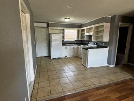 1911 41st St #B - Photo 1 of 1