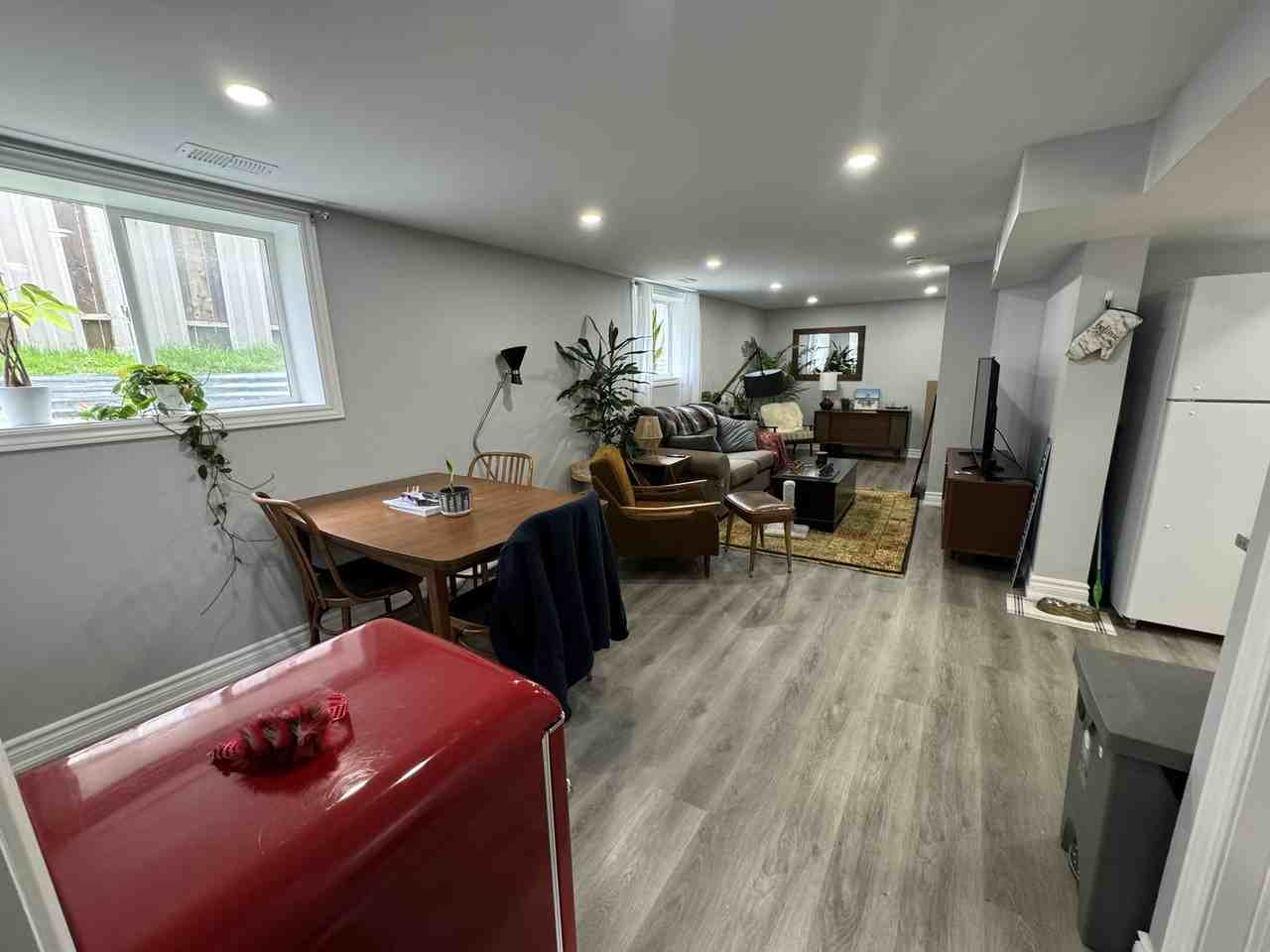 29 Birchcliffe Crescent - Photo 2 of 12