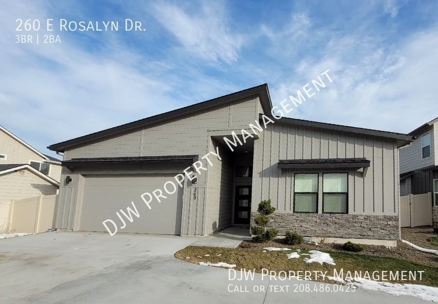 260 E Rosalyn Dr - Photo 2 of 7