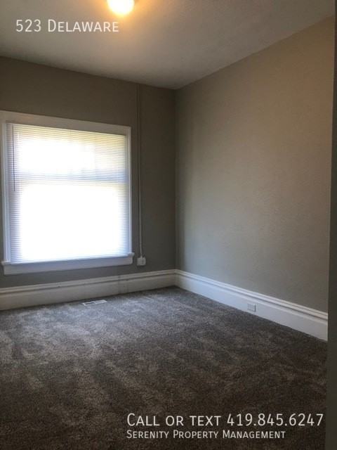 523 W Delaware Ave - Photo 2 of 10