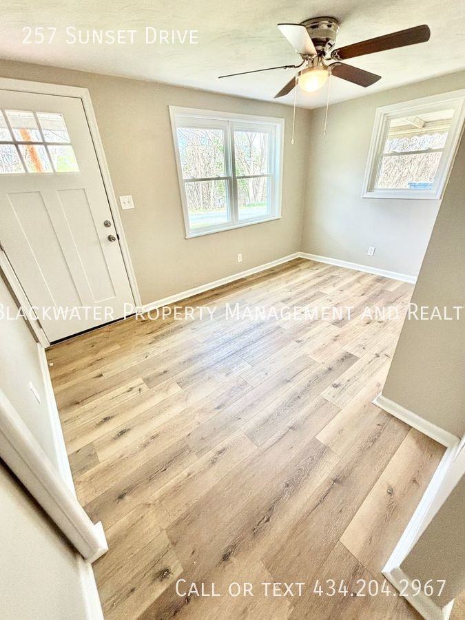 257 Sunset Dr - Photo 2 of 8