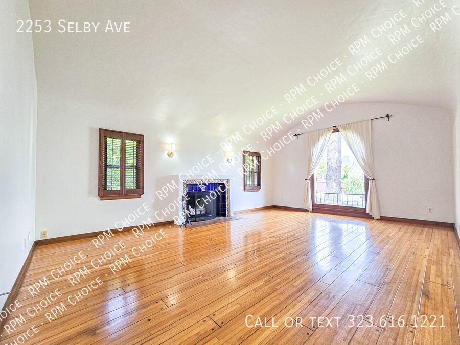 2253 Selby Ave - Photo 3 of 32