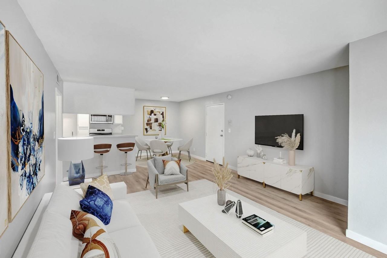 Camelot Apartments - Photo 4 of 9