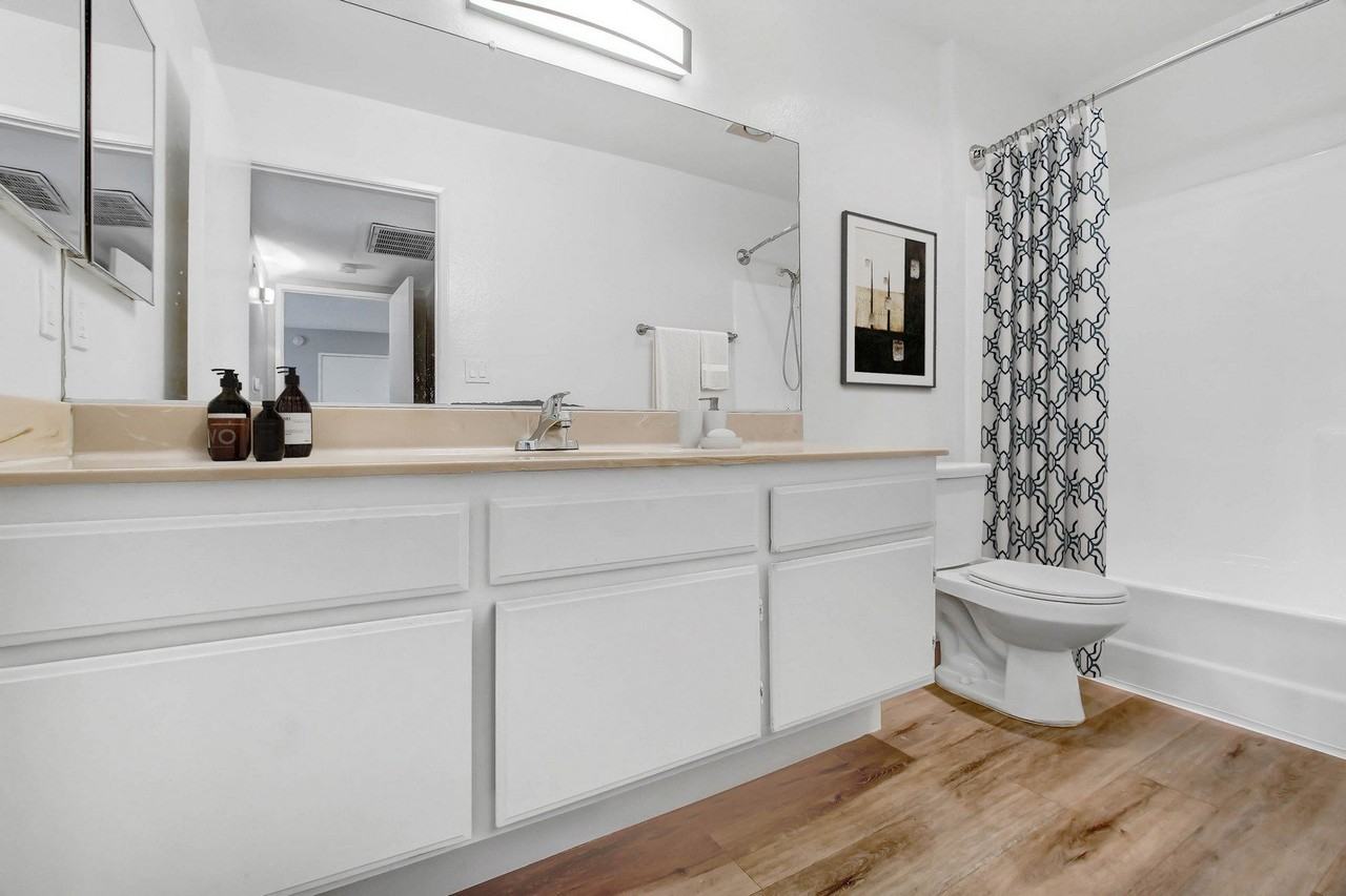 Camelot Apartments - Photo 7 of 9