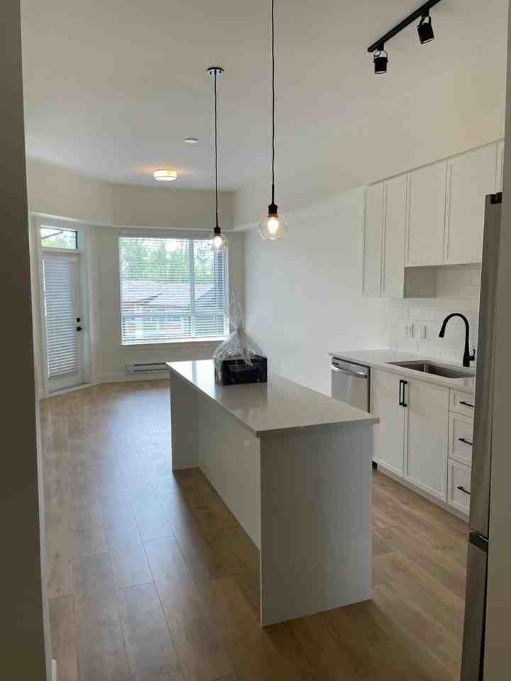 19935 75A Avenue - Photo 2 of 11