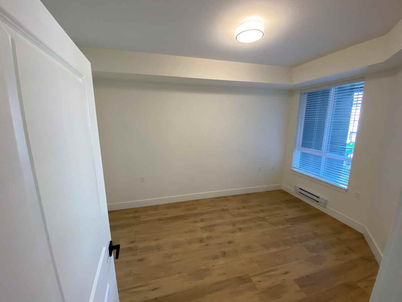 19935 75A Avenue - Photo 4 of 11