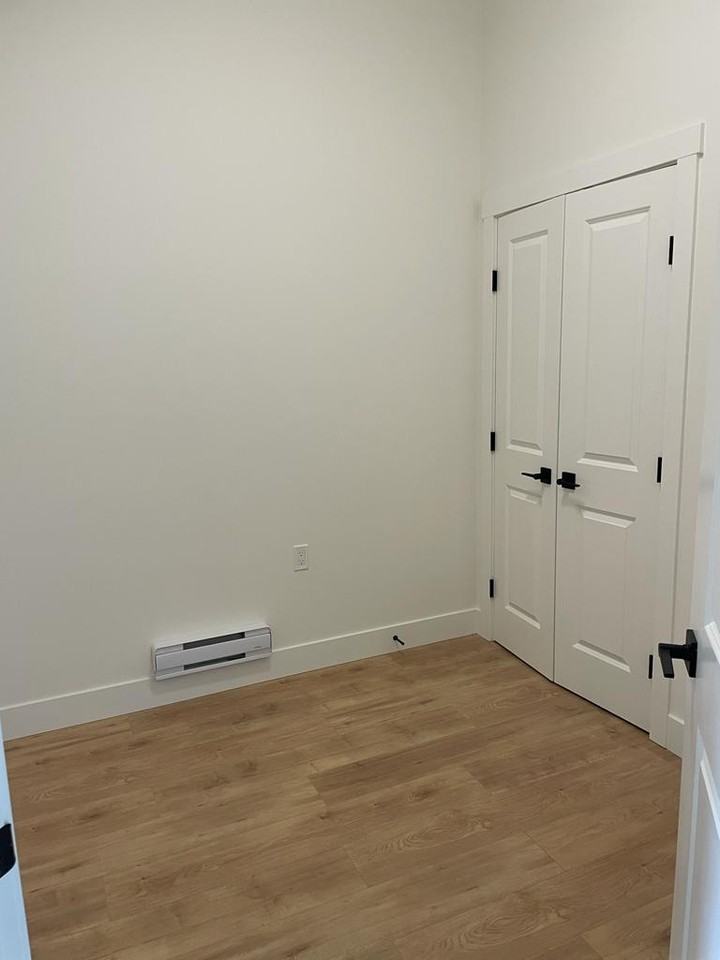 19935 75A Avenue - Photo 7 of 11