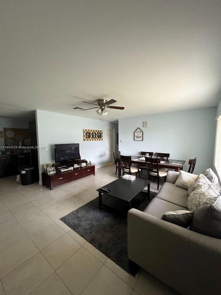3190 Nw 5th Ct - Photo 3 of 8