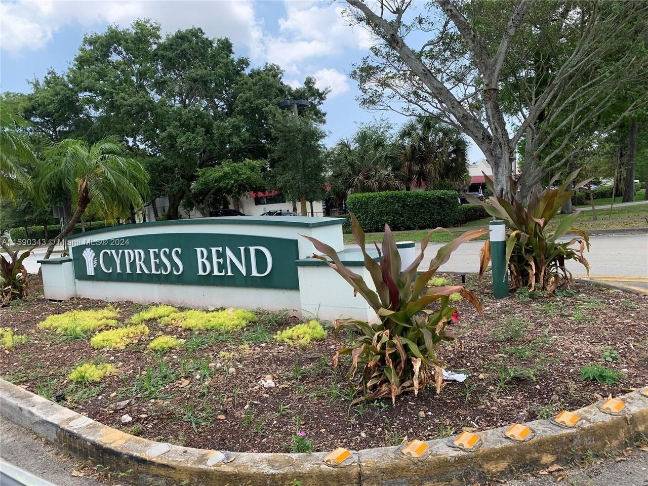 2209 S Cypress Bend Dr #401