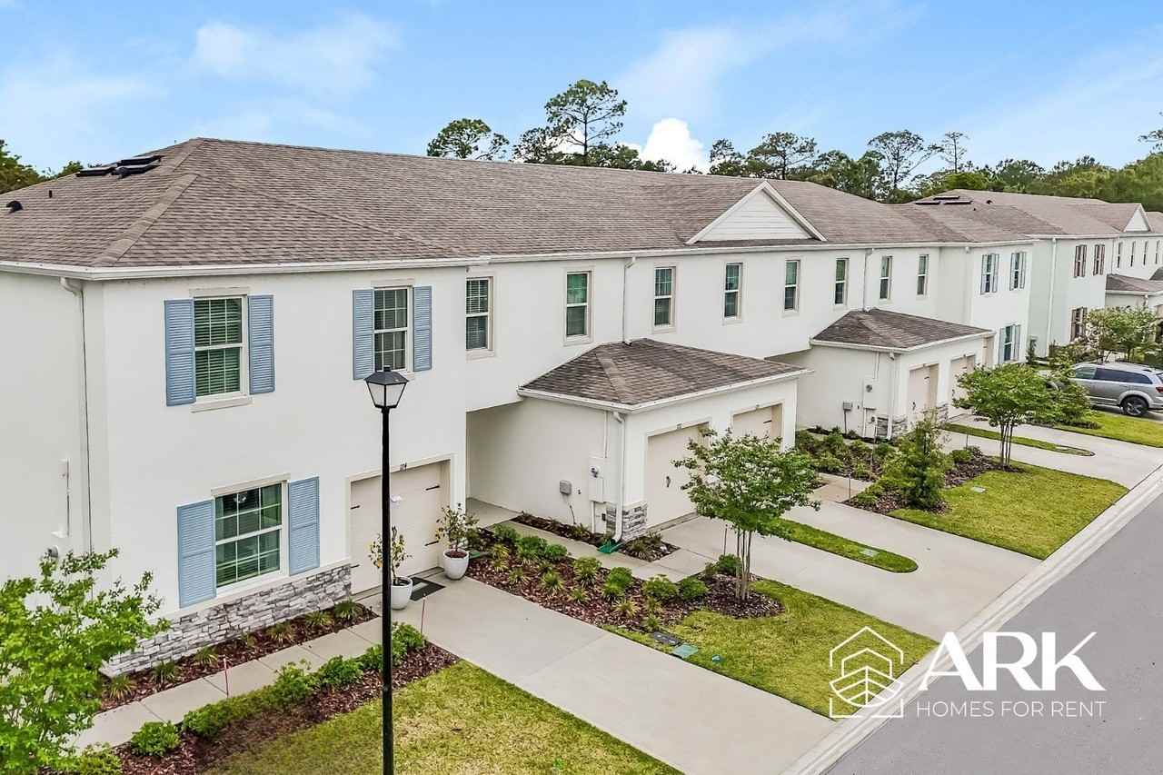 Ormond Grande Townhomes Community - Photo 4 of 31