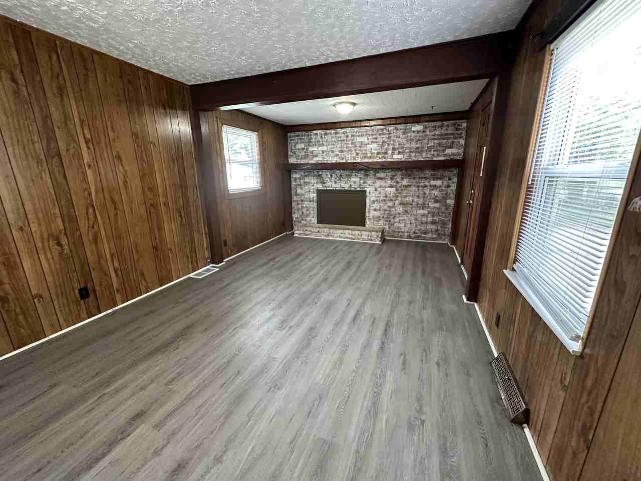 653 Clemson Cir - Photo 3 of 19