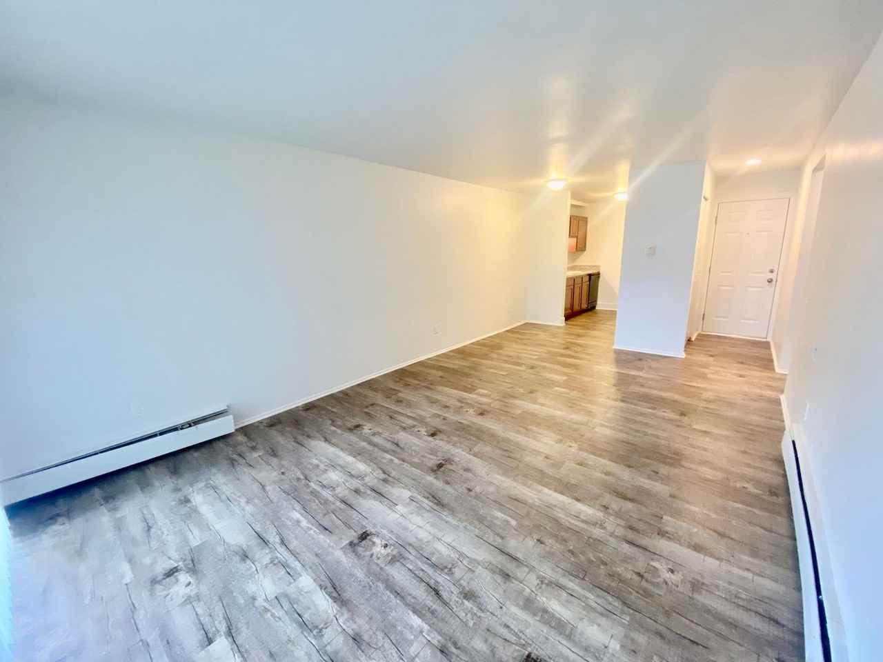 311 Jarvis St. - Photo 3 of 11