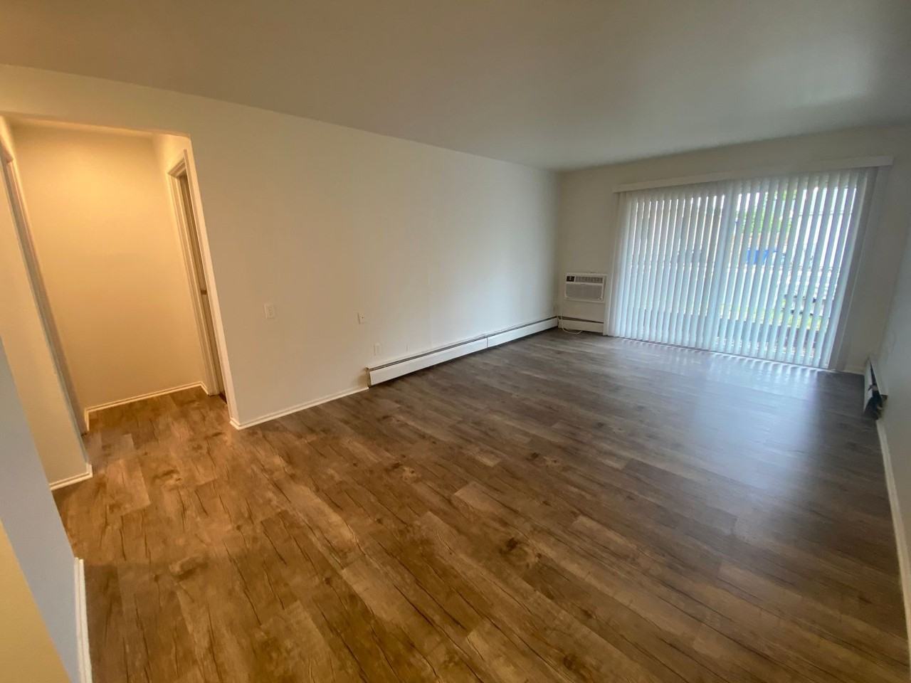 311 Jarvis St. - Photo 4 of 11