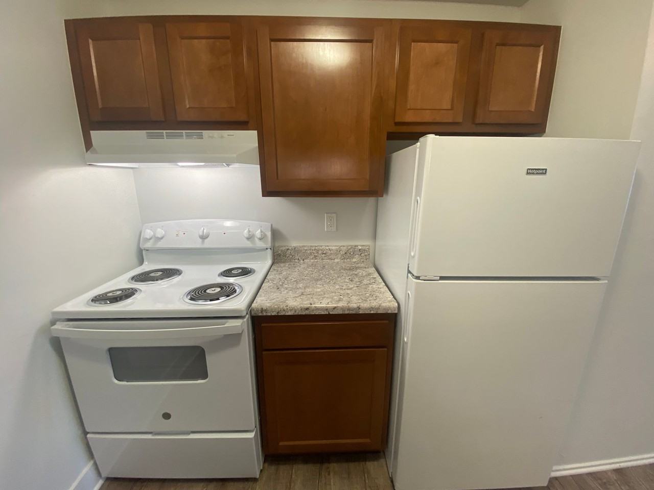 311 Jarvis St. - Photo 7 of 11