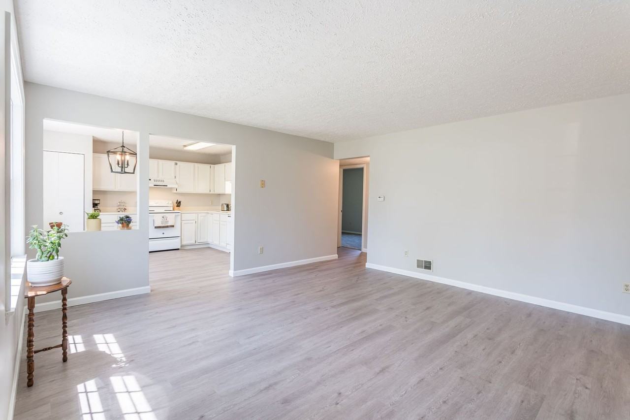 Seven Hearths Homestead Apartments - Photo 2 of 18