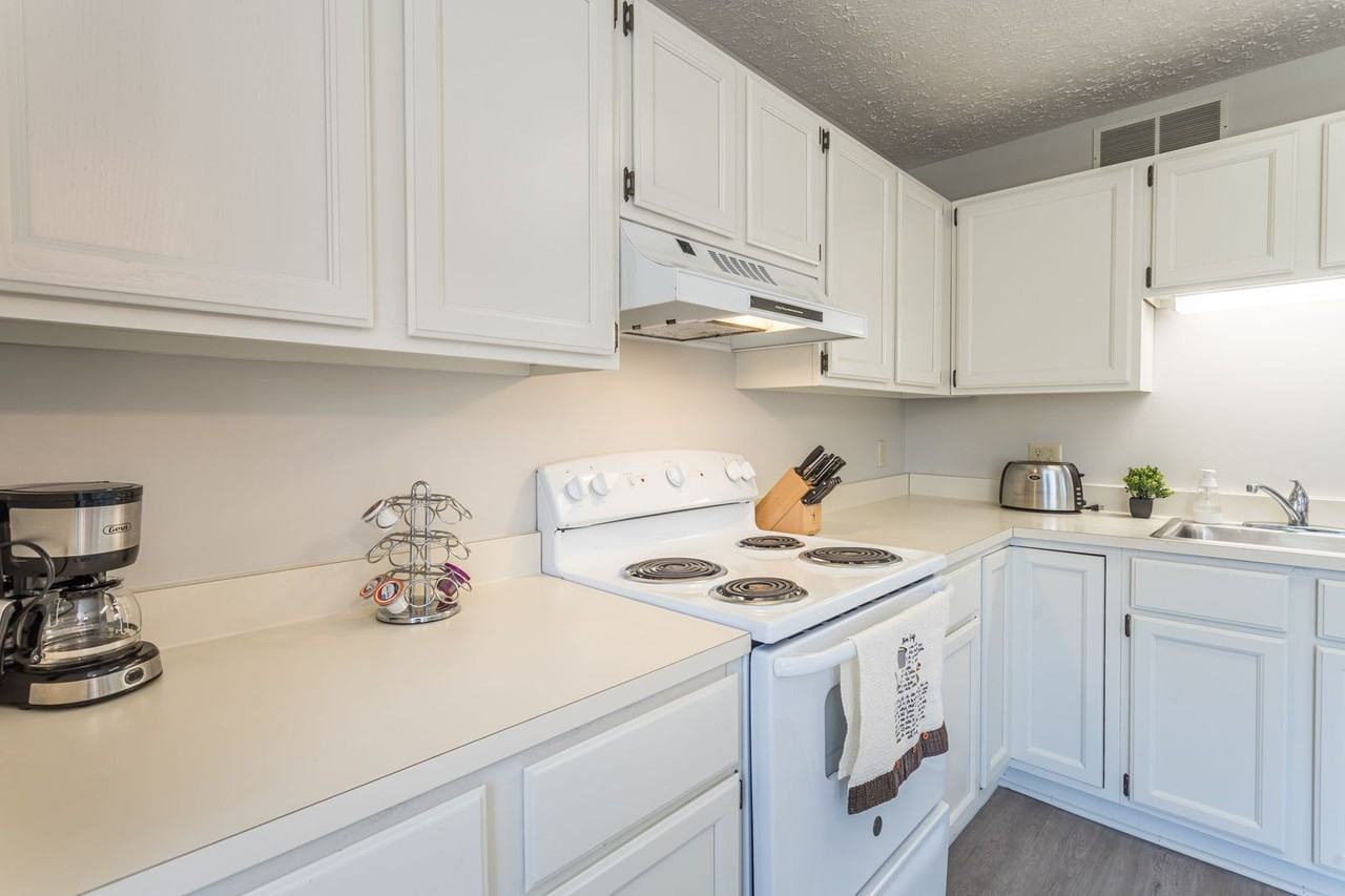 Seven Hearths Homestead Apartments - Photo 5 of 18