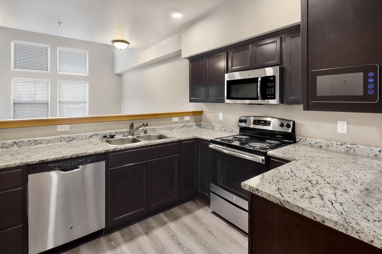 Tremezzo Apartments - Photo 2 of 50