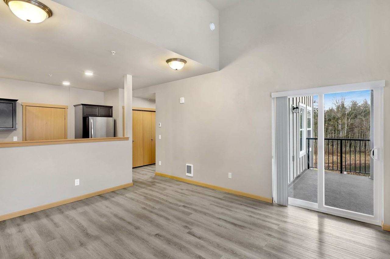 Tremezzo Apartments - Photo 5 of 50