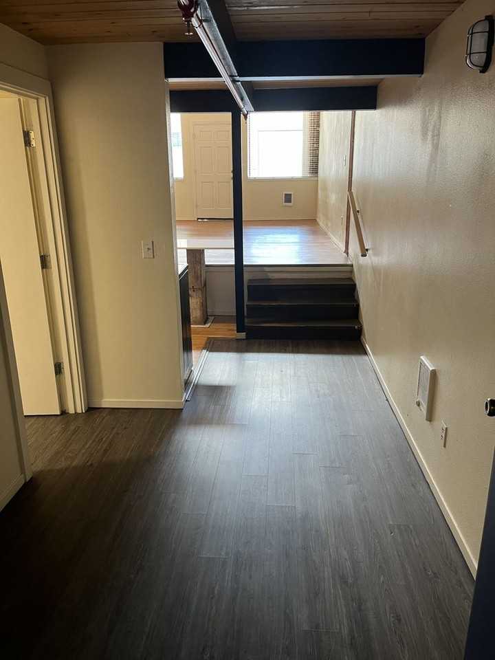 Everett Station Lofts - Photo 2 of 29