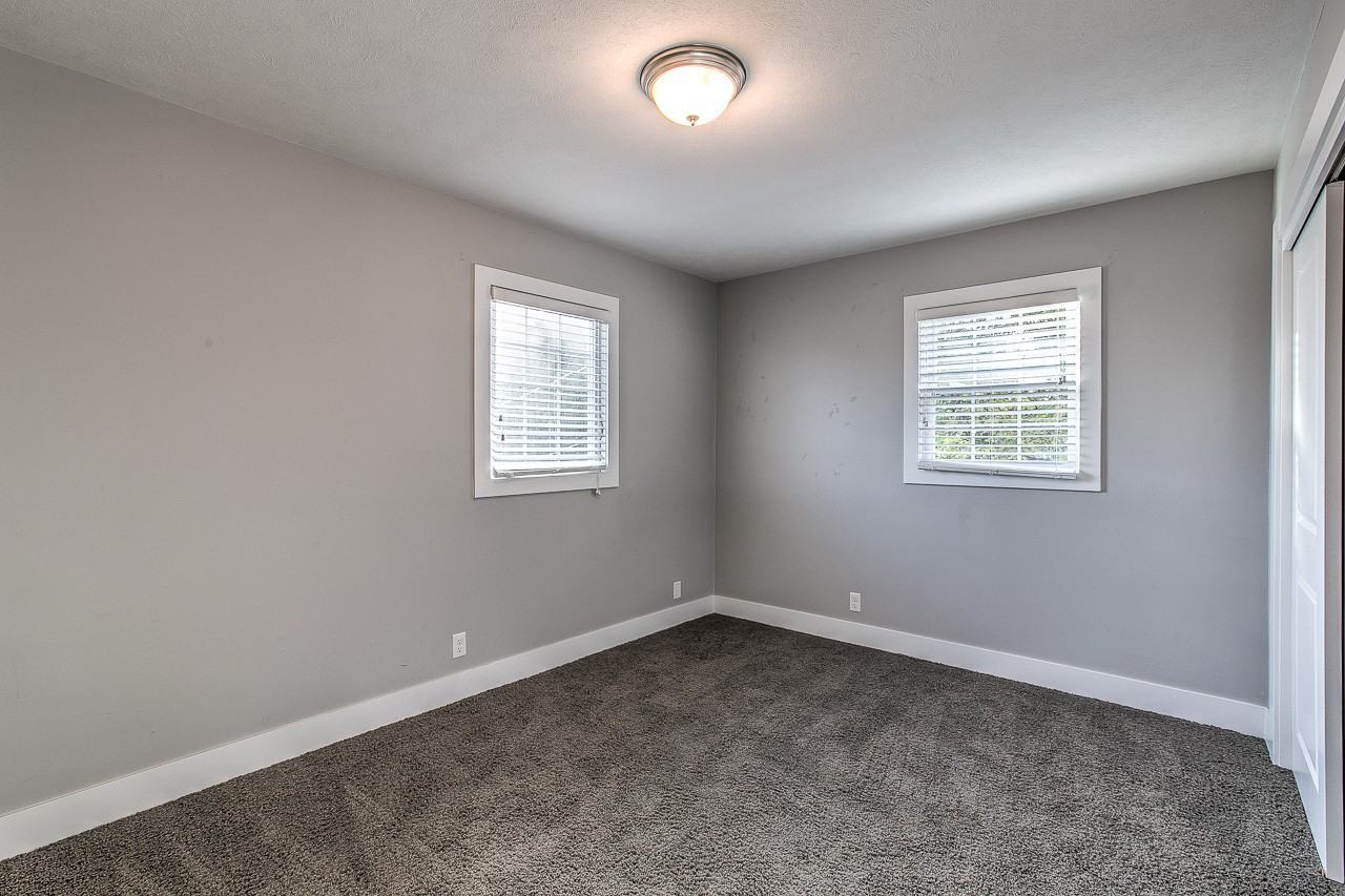 The Warren - Photo 2 of 17