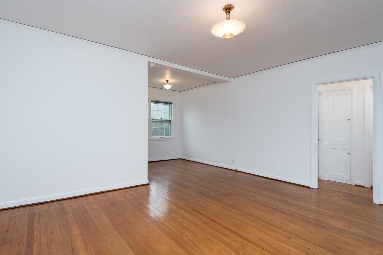 5495 Ne Sandycrest Ter #3 - Photo 4 of 21