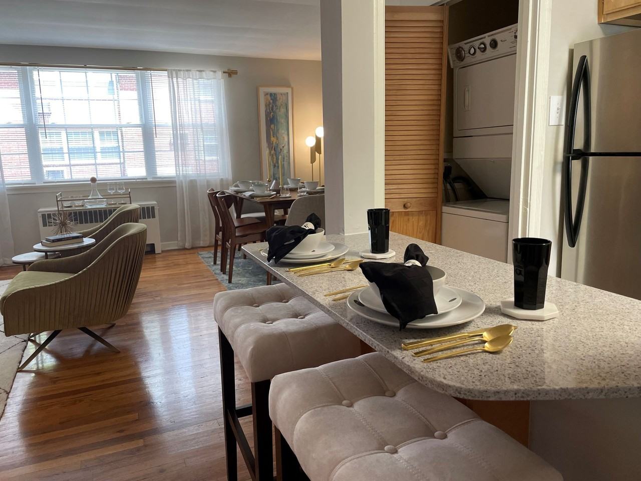 Metropolitan Wynnewood - Photo 7 of 50