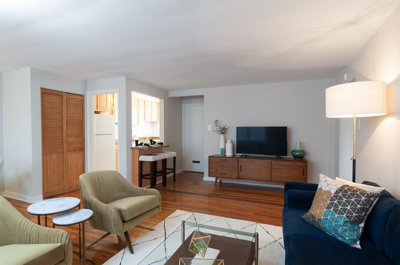 Metropolitan Wynnewood - Photo 5 of 50