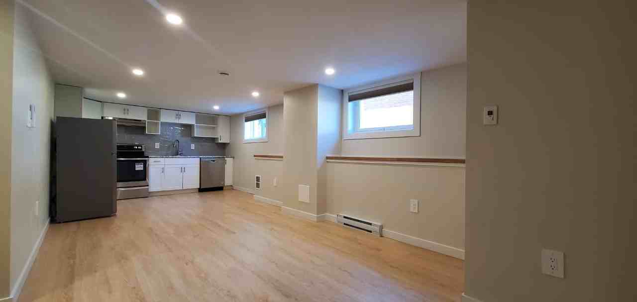 371 Bridge Street East - Photo 3 of 12