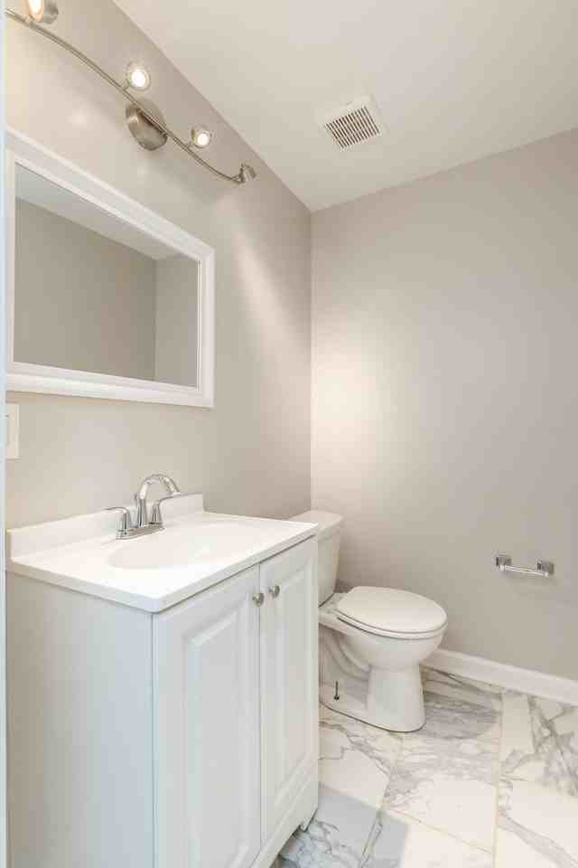 1420 Cambridge St - Photo 2 of 3