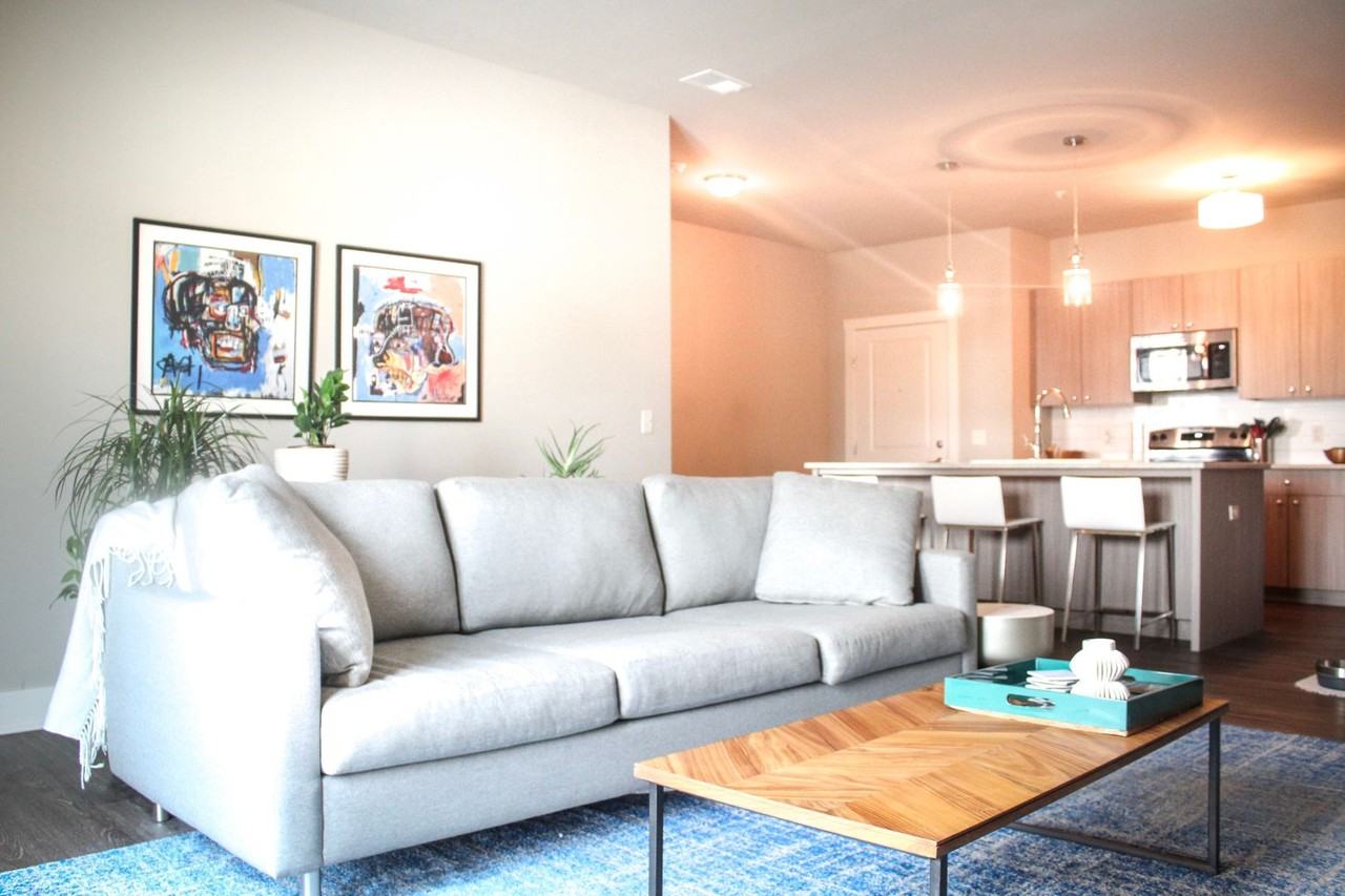 Dewey 3700 Apartments - Photo 4 of 41