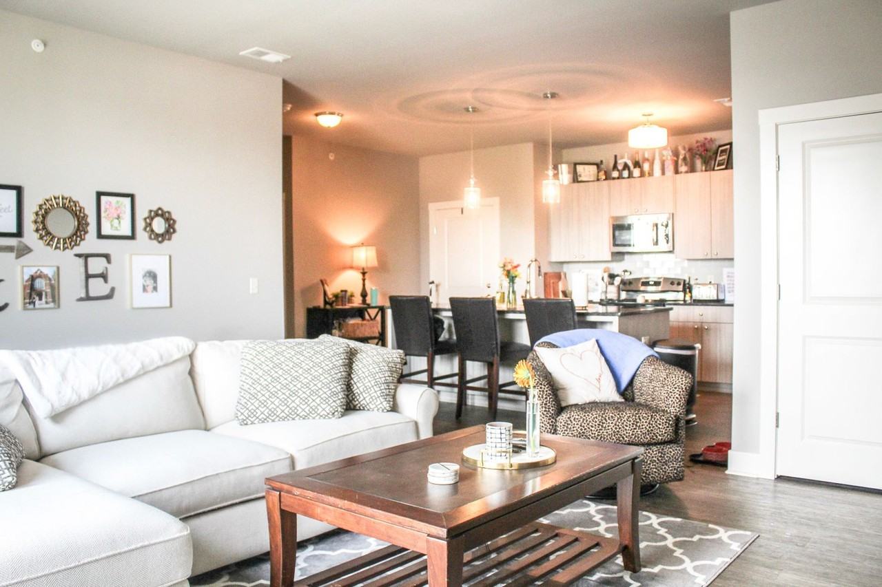 Dewey 3700 Apartments - Photo 7 of 41