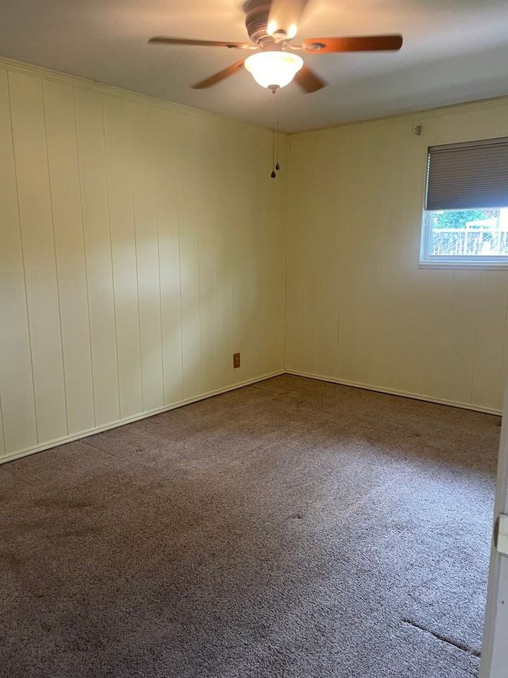 986 Ridgewood Dr - Photo 6 of 7