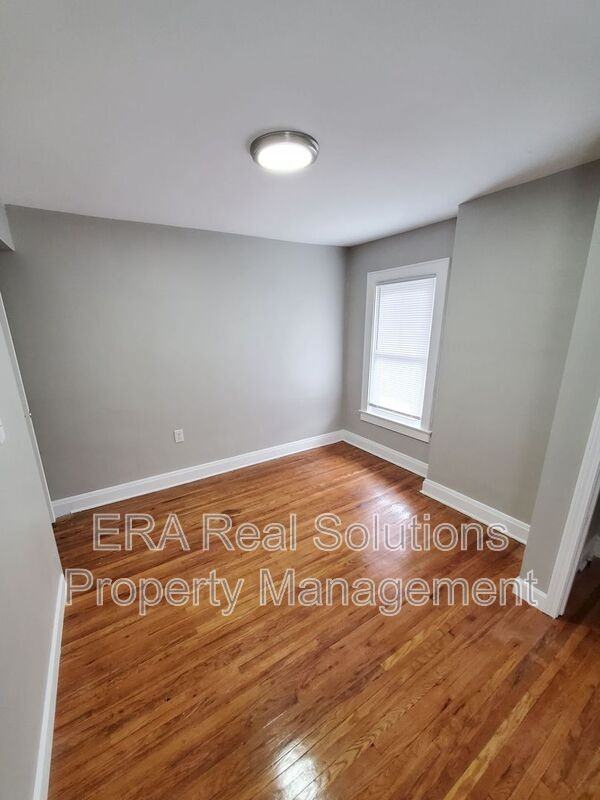 3037 Parkside Rd - Photo 2 of 19