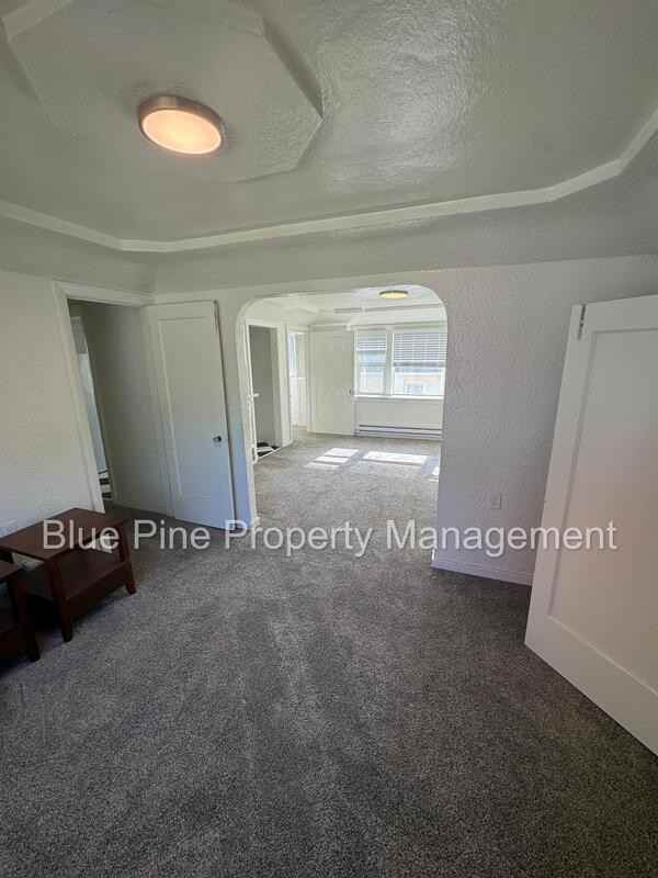 112 4th St - Photo 4 of 10