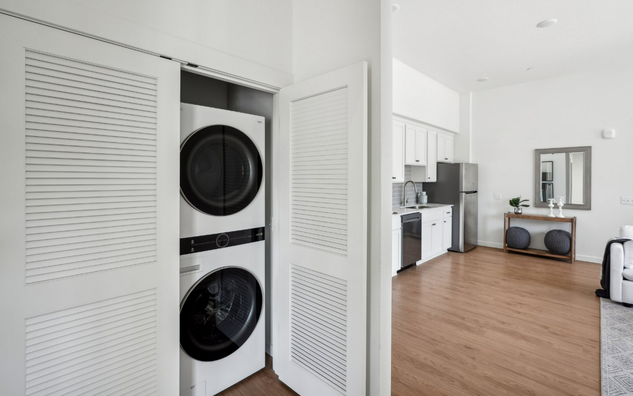 Lincoln Street Apartments - Photo 4 of 36