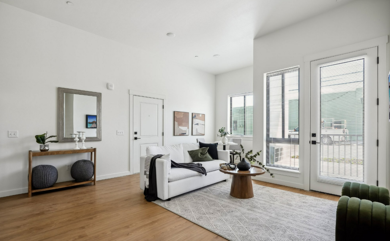 Lincoln Street Apartments - Photo 6 of 36