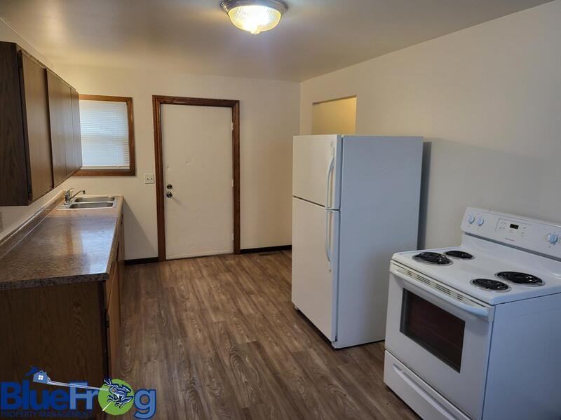 727 W Harris St - Photo 2 of 10