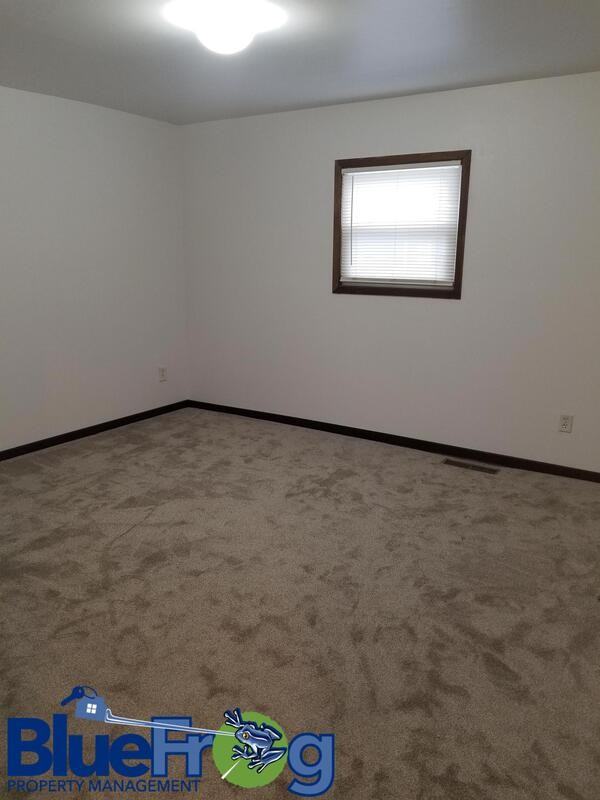 727 W Harris St - Photo 6 of 10