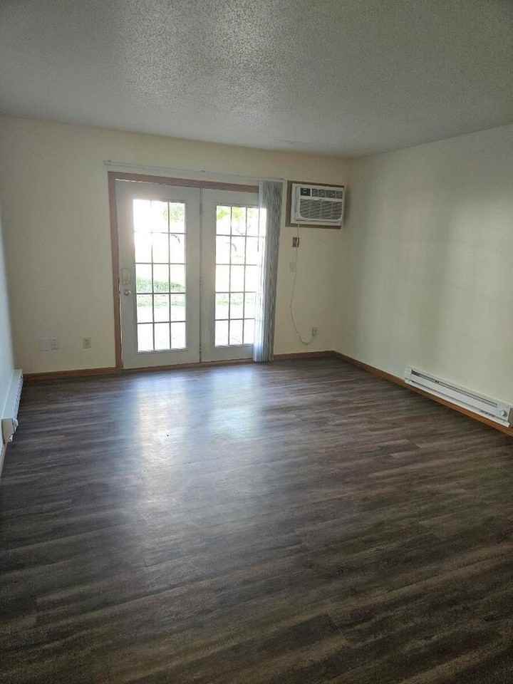 921 Grassman - Photo 3 of 12