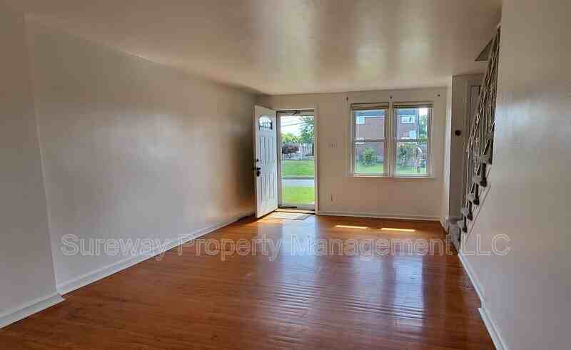 2092 Heather Rd - Photo 3 of 24