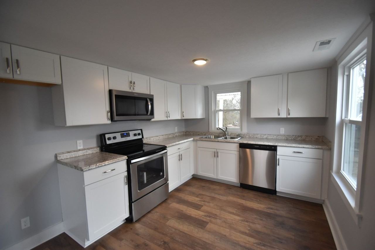 429 Demoss St - Photo 2 of 7