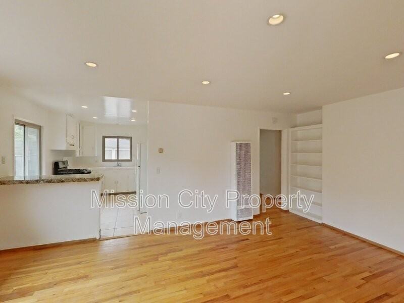 2133 Gillespie St - Photo 3 of 11