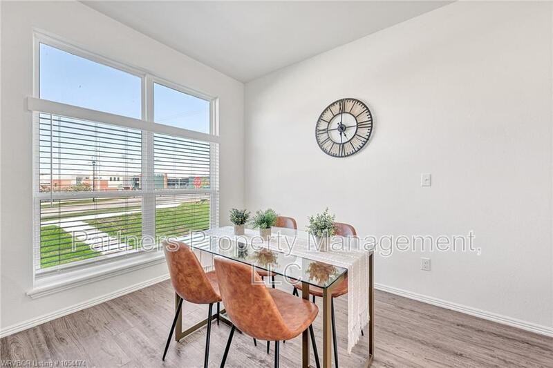 1764 S Razorback Rd - Photo 5 of 12