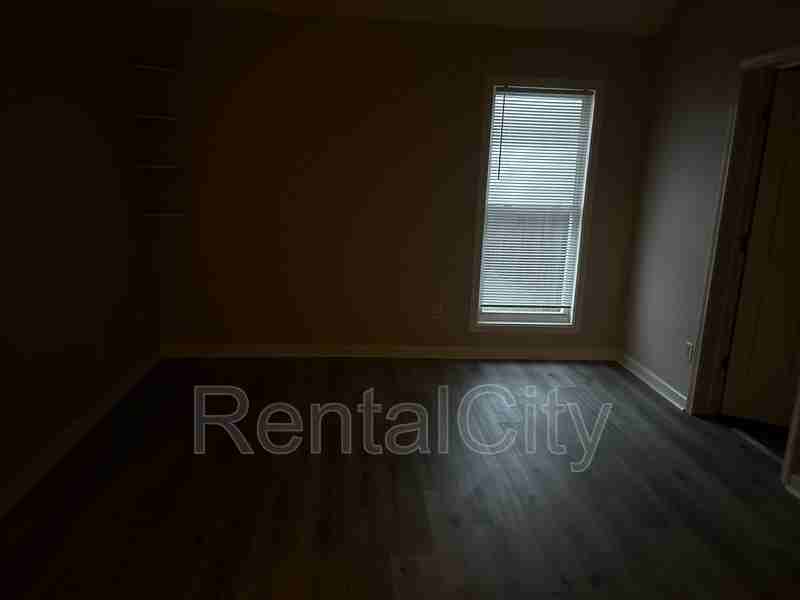 100 Kensington Cv - Photo 3 of 16