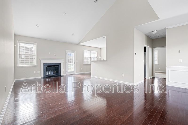 901 Hackney Rd - Photo 6 of 37