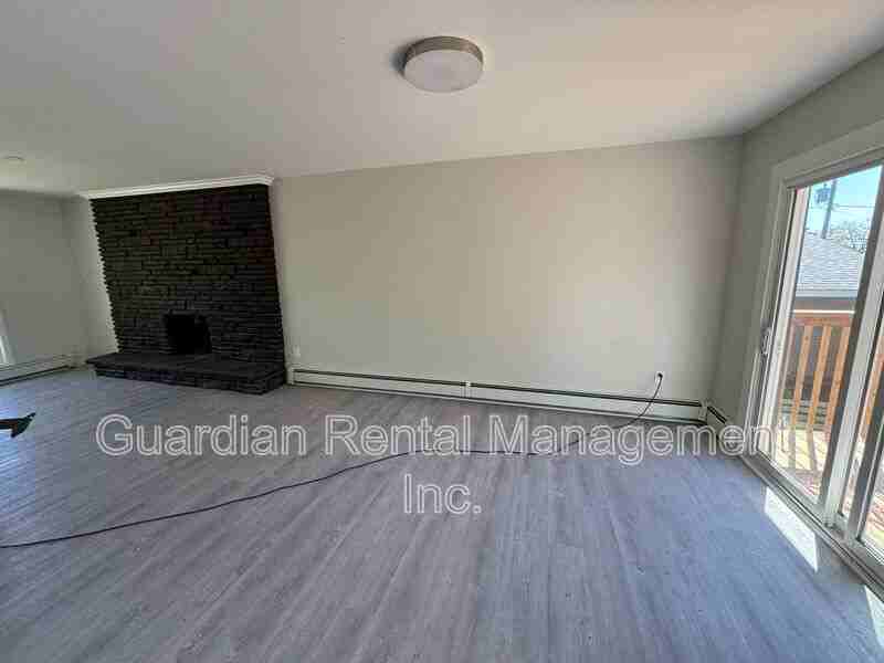 329 Albany St #1 - Photo 6 of 12