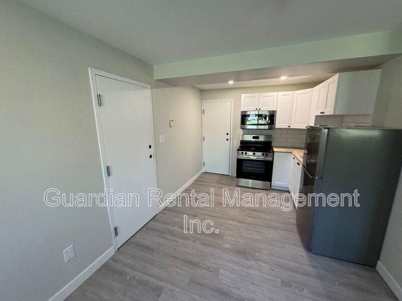 329 Albany St #C - Photo 2 of 7